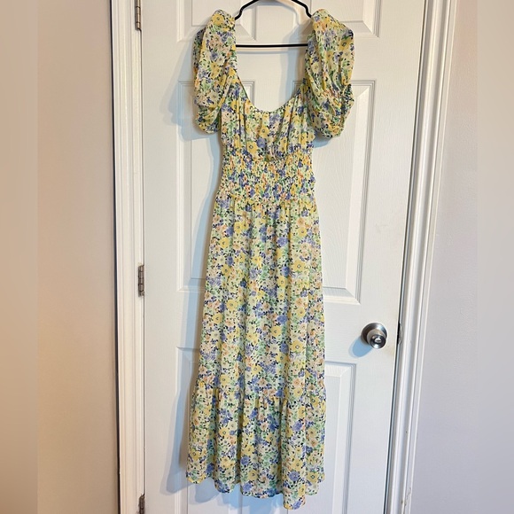 Astr Yellow Floral Puff-Sleeve Maxi Dress with Leg Slit - Picture 2 of 8